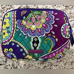 Vera Bradley tablet case. Would fit iPad mini or small tablet. Like new!